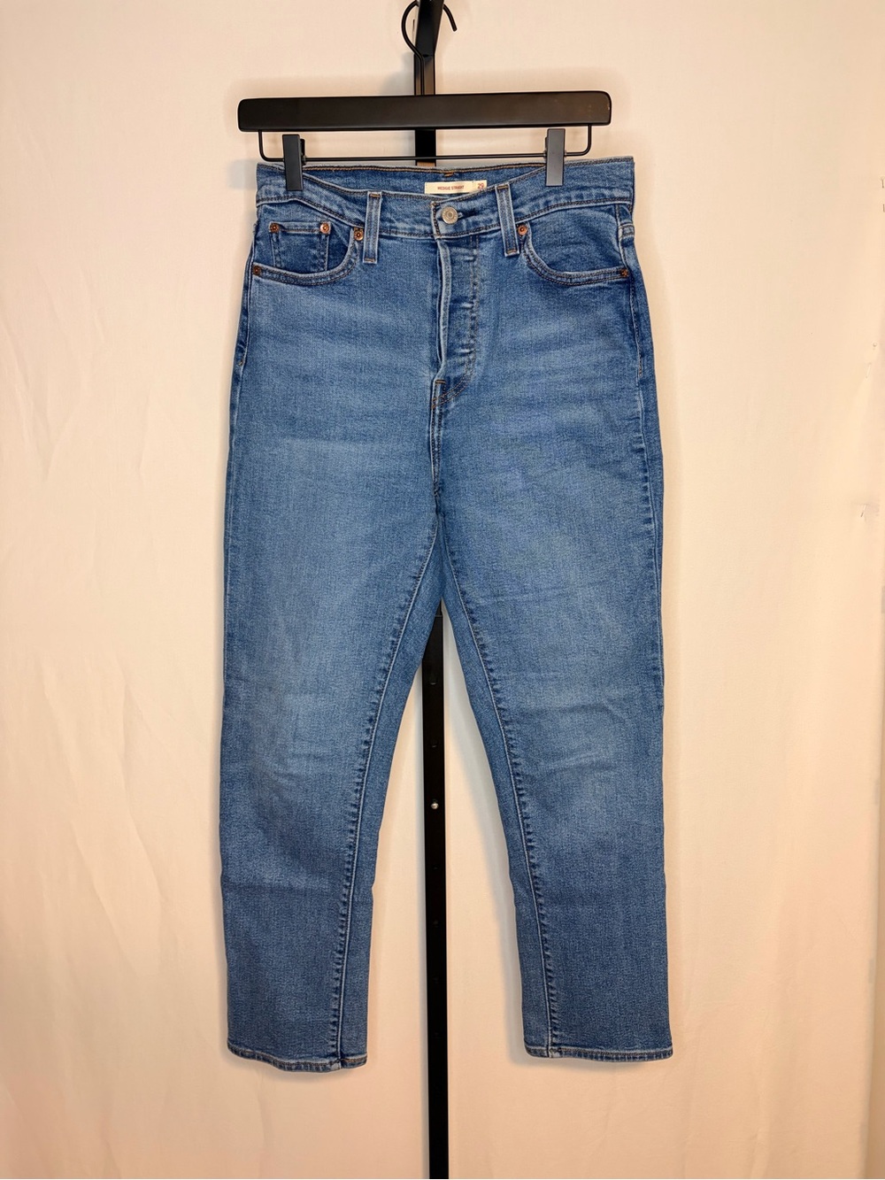 Levi's Wedgie Straight Medium Blue Wash